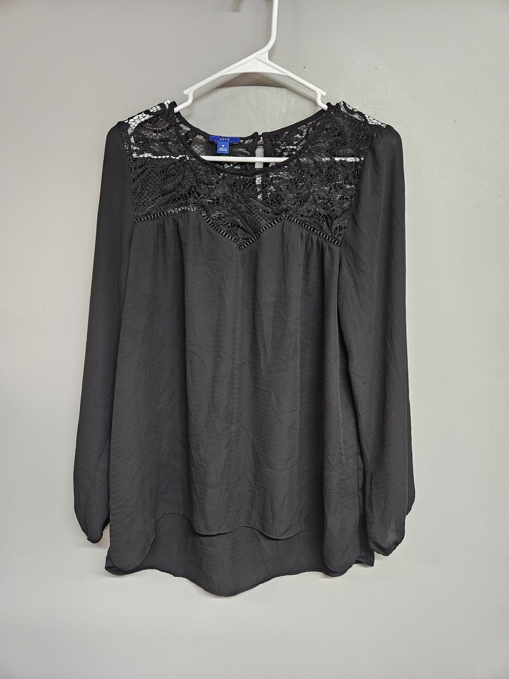 Apt. 9 Black Blouse Women's Medium Long Sleeve Lace Accent